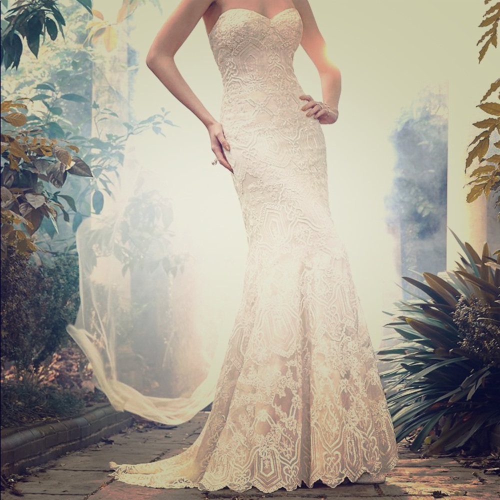 Maggie Soterro Fredericka wedding dress - Size 8